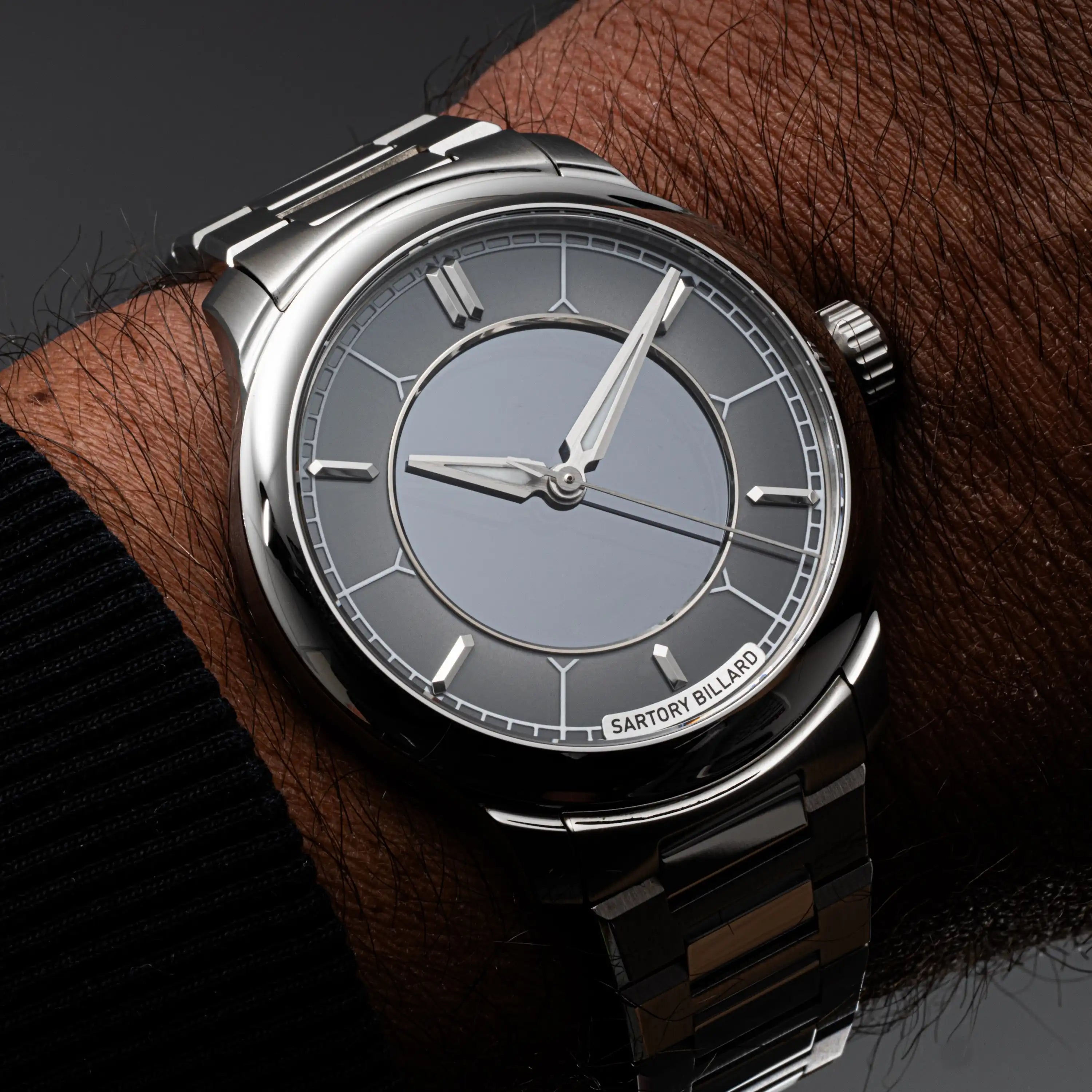 SB04-E GHOST SILICON