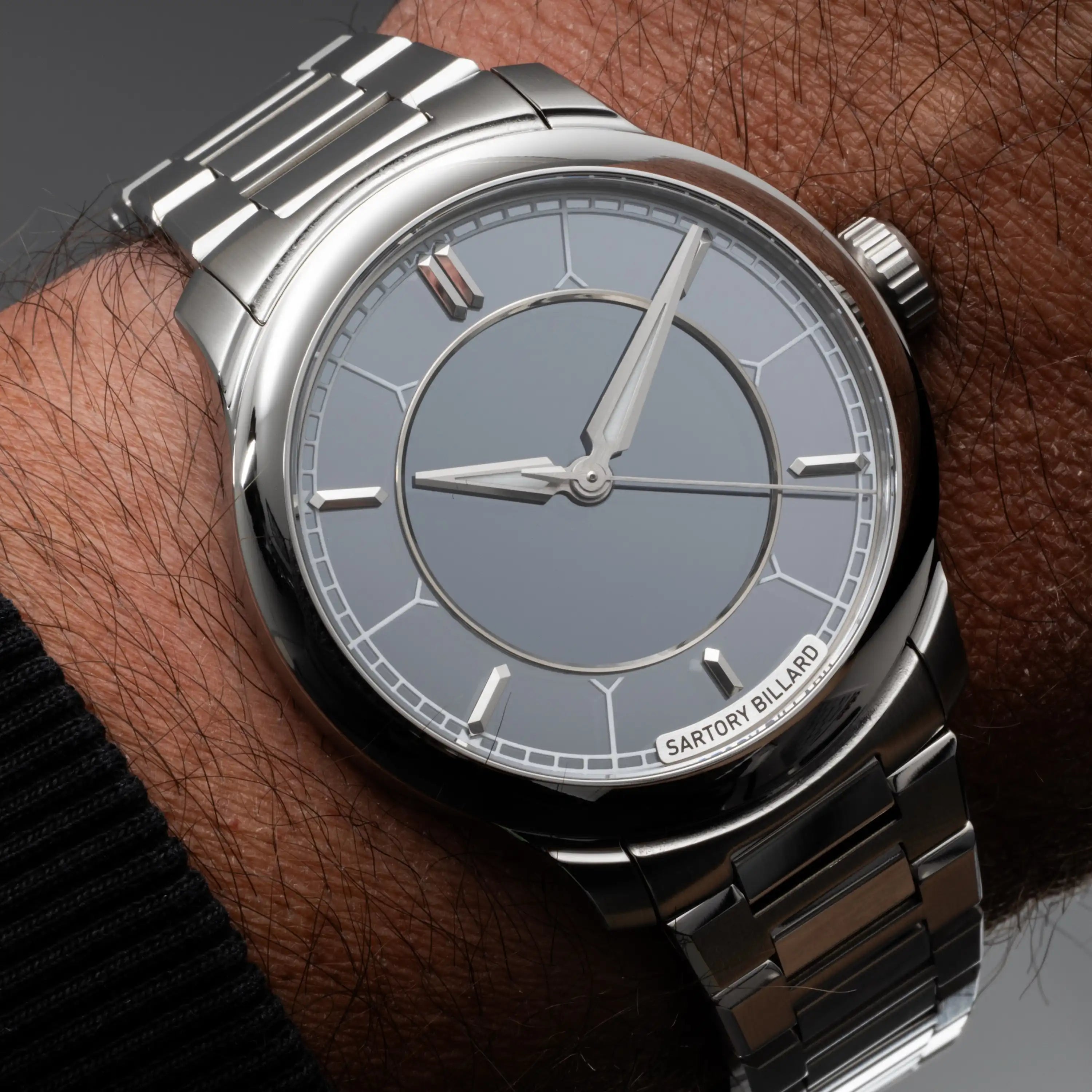 SB04-E GHOST SILICON