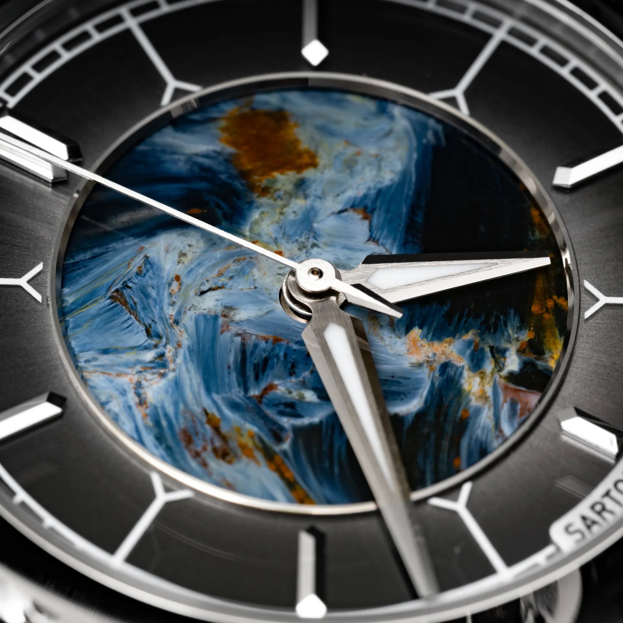 SB04-E PIETERSITE PLATINUM