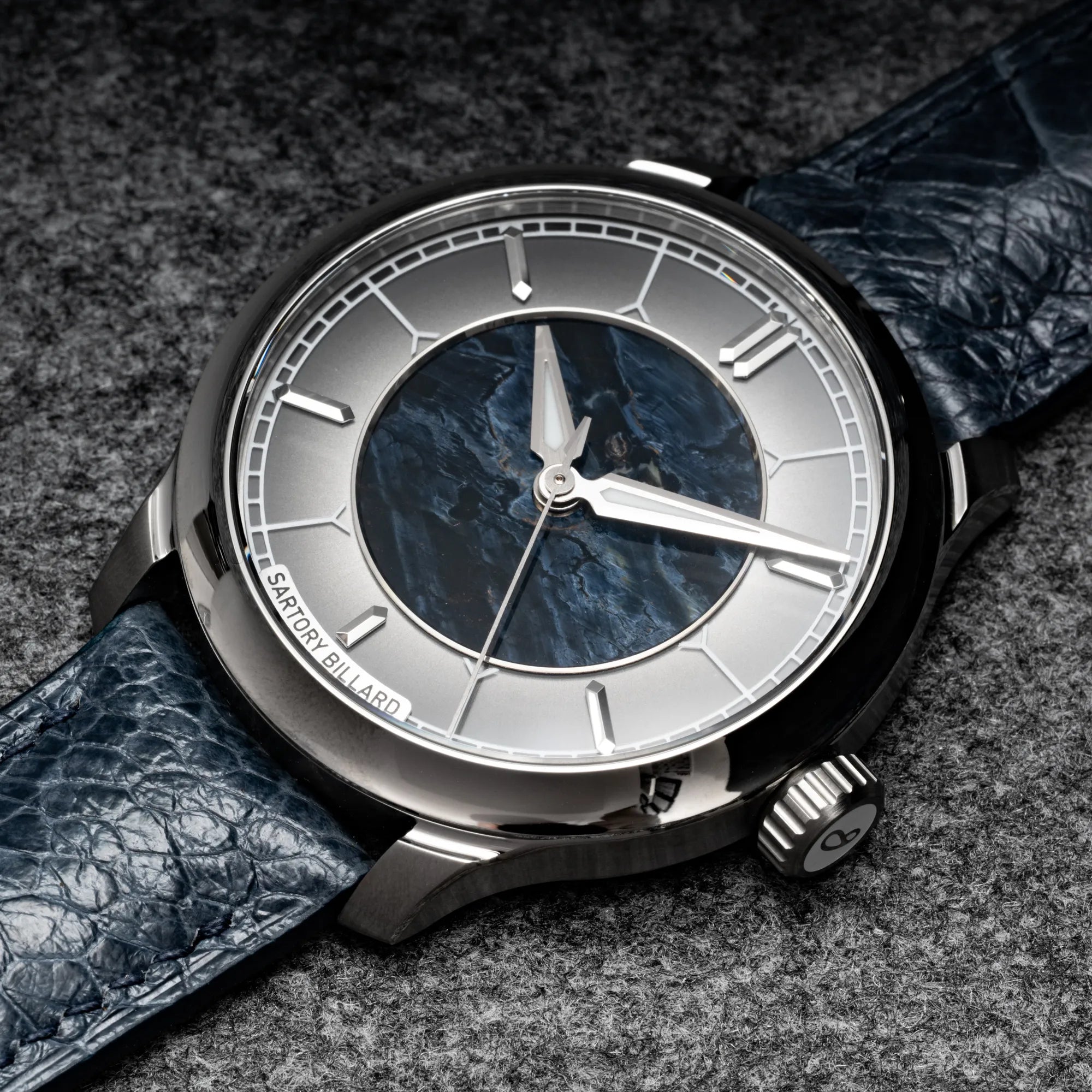 SB04-E PIETERSITE PLATINUM