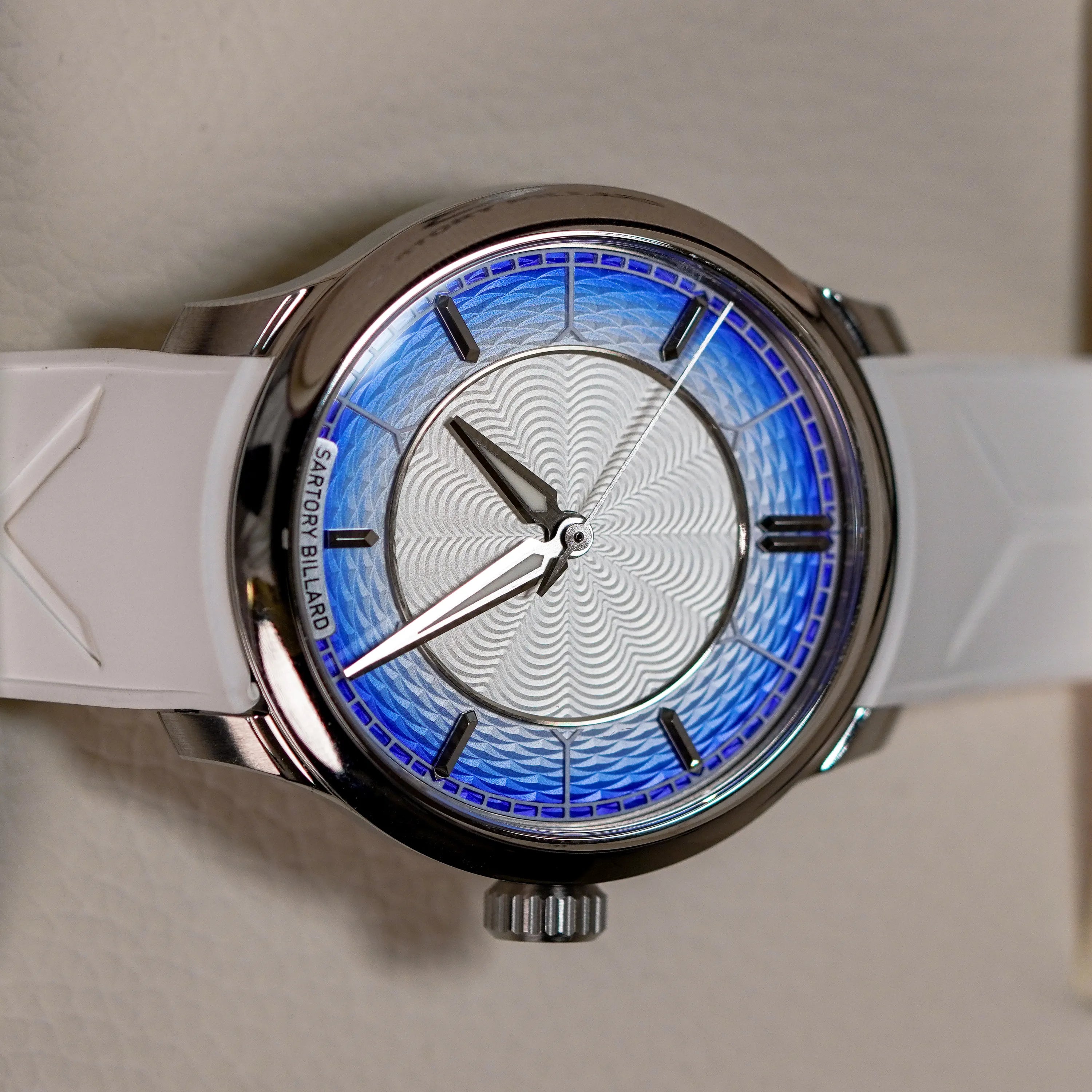 SB04-E EXQUISITE BLUE GUILLOCHÉ