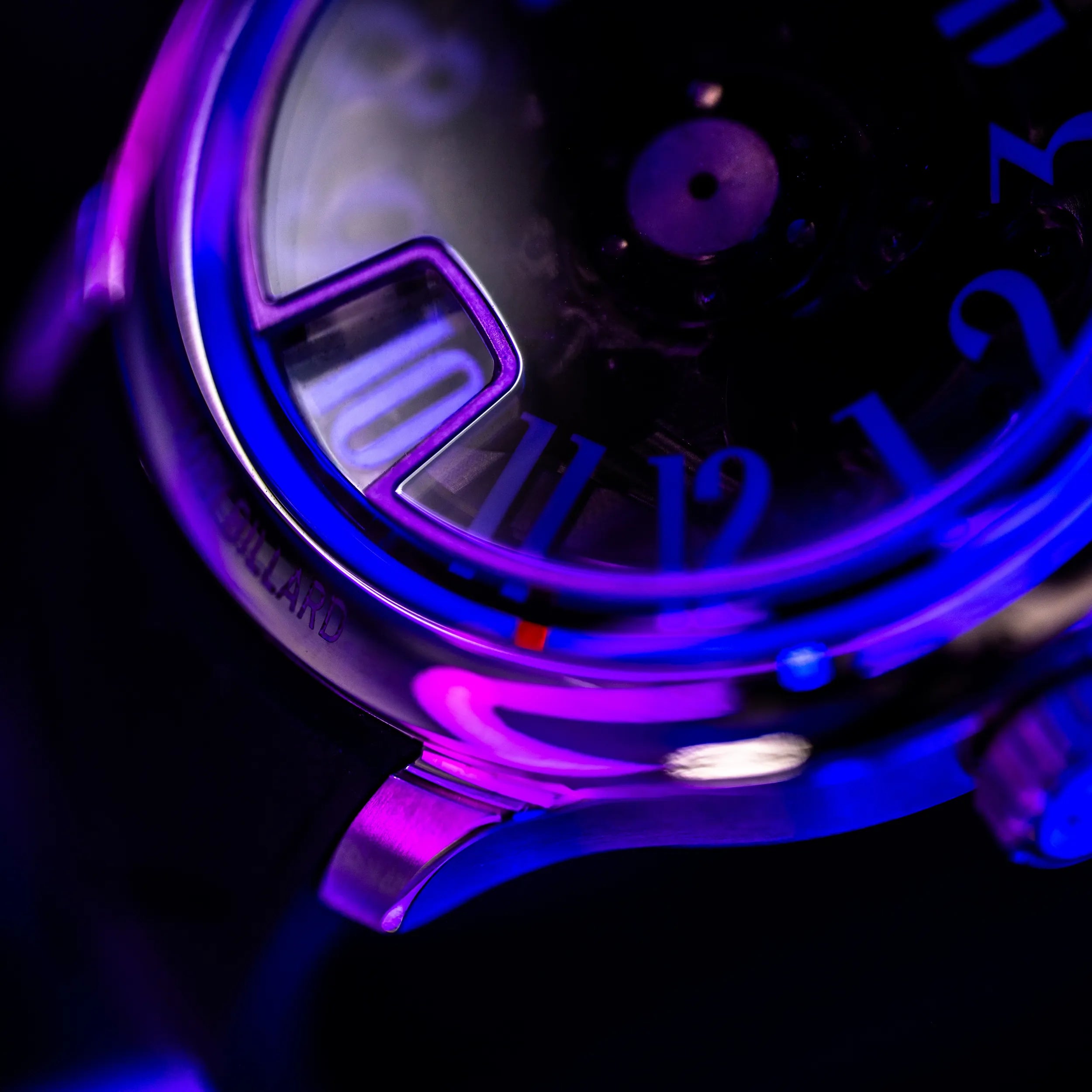 SB10 JUMPING HOUR – BLACK SAPPHIRE