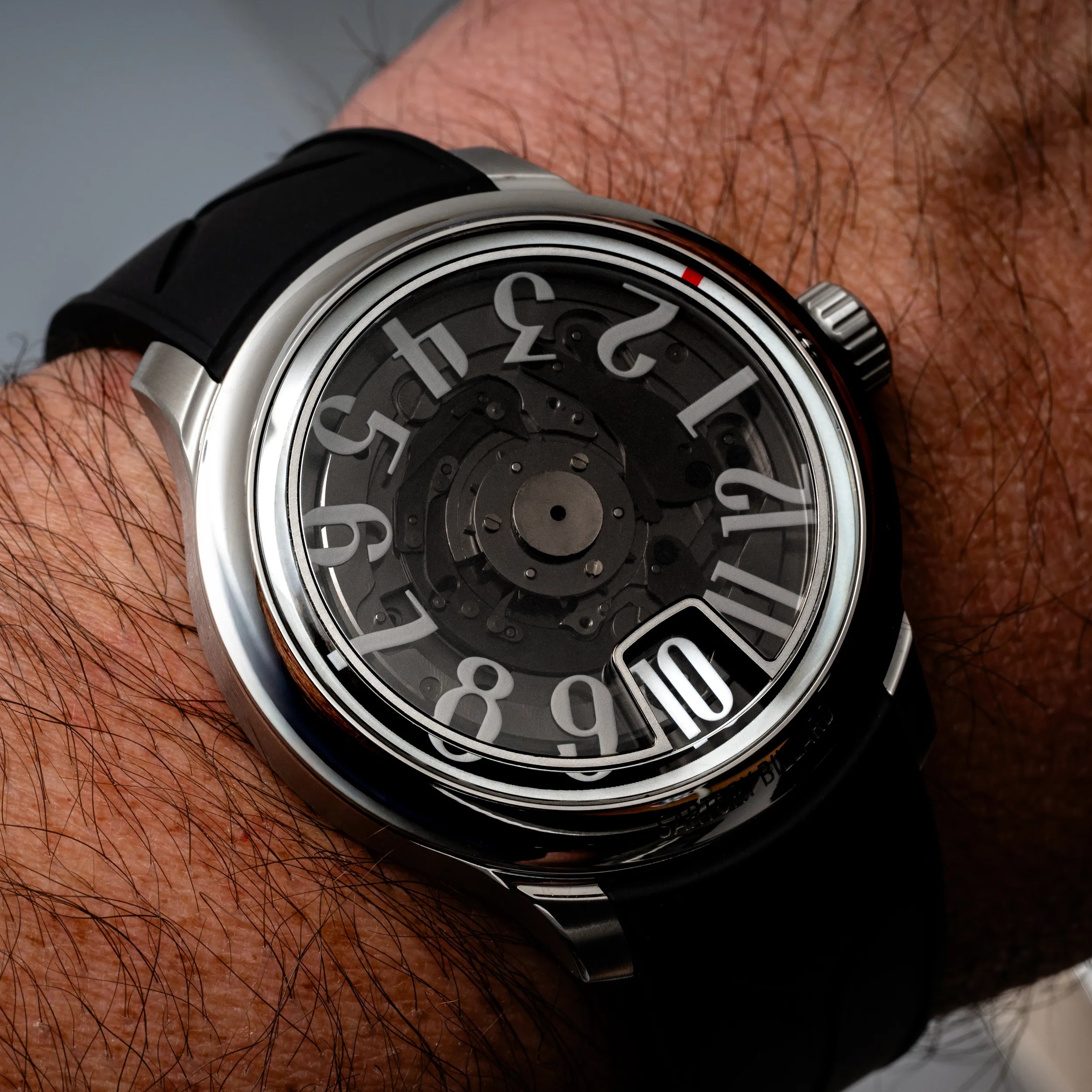 SB10 JUMPING HOUR – BLACK SAPPHIRE